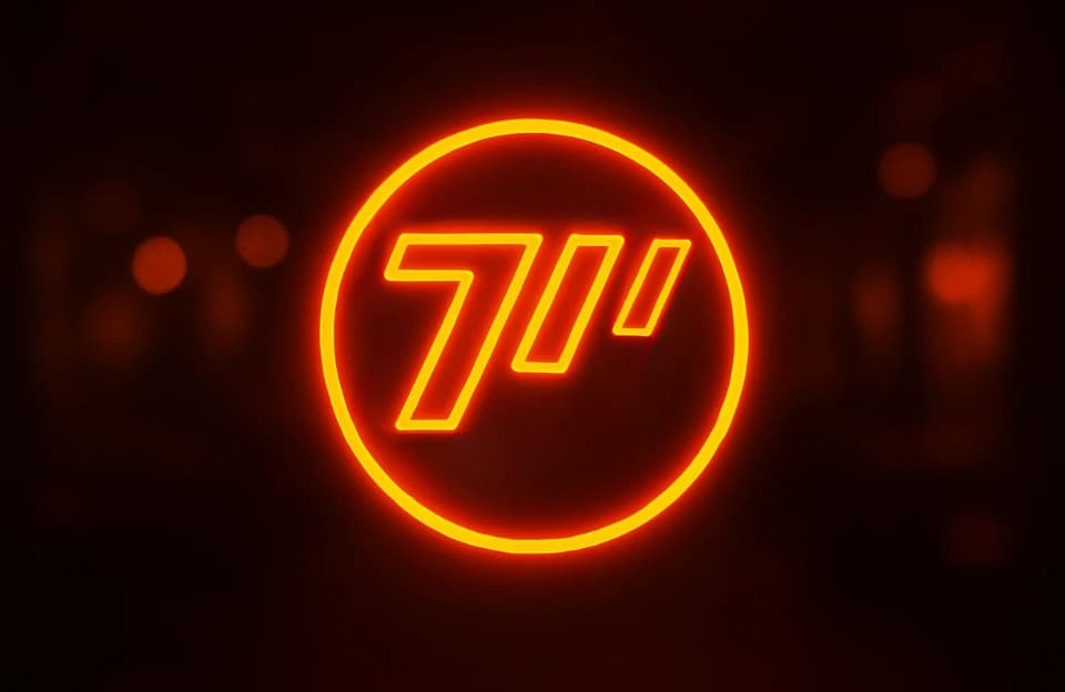 Momentum MMT ve(3,3) DEX on Sui blockchain illustrating what is Momentum MMT in 2026